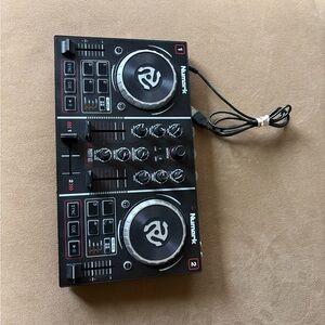 Numark. Party Mix 2 DJ Controller